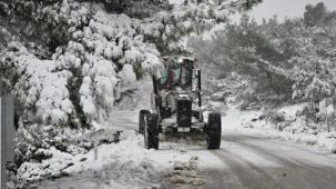 İzmir Bornova'da mevsimin ilk karı