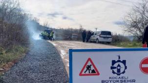 Kocaeli Körfez'de çöken yola anında müdahale