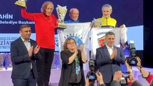 Sakaryalı sporcu altın madalya kazandı