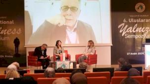 Yalnız yaşayan iki yaşlıdan biri kendini yalnız hissediyor!