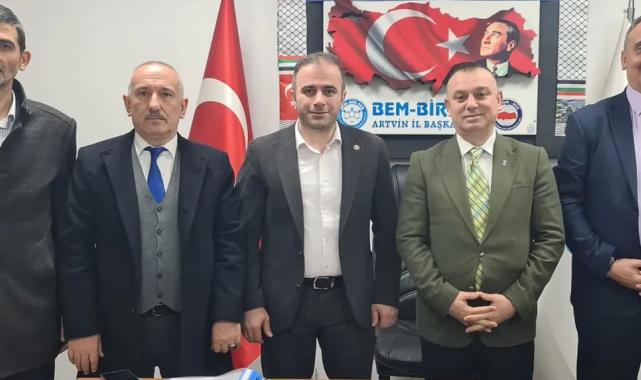 AK Parti Hopa ve Kemalpaşa'dan BEM-BİR-SEN'e ziyaret