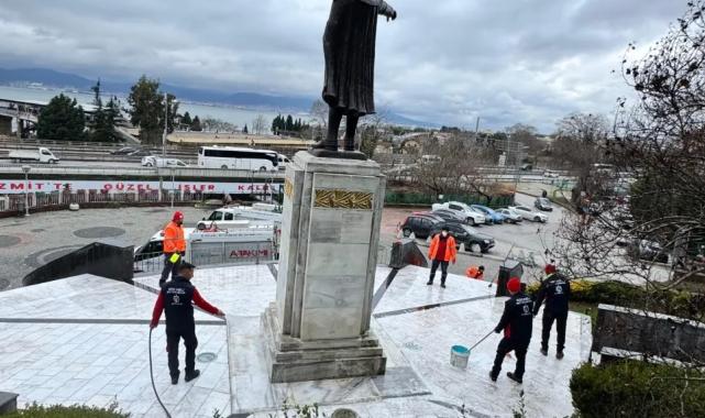 Atatürk Heykeli'nin temizliği tamamlandı
