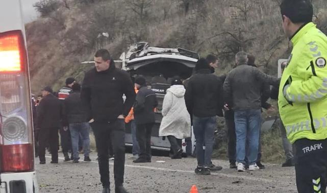 Balıkesir Gönen'de işçi servisi devrildi: 25 yaralı