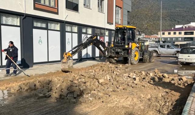 Bursa Gemlik Belediyesi'nden asfalt ve kaldırım atağı