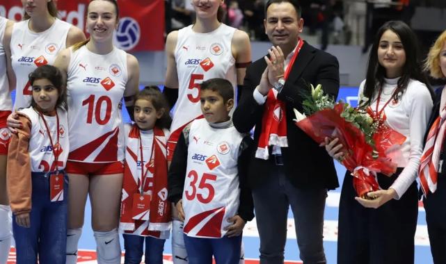Hayallerini fileyle ören çocuklar İzmir'de