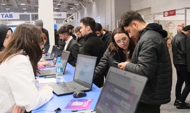 İstanbul Büyükşehir'in kariyer fuarları iş fırsatı sağladı