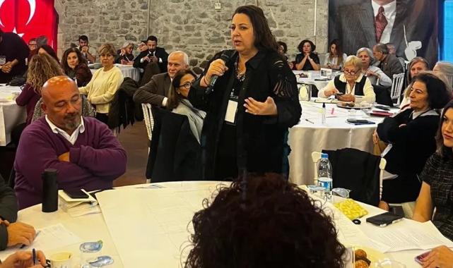 İzmir’den “Nitelikli ve Çağdaş Eğitim Çalıştayı”