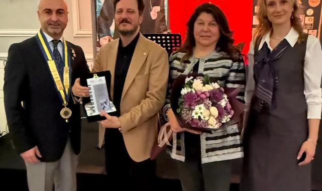 Prof. Mehmet Ali Sanlıkol'a Rotary Meslek Hizmet Ödülü
