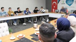 Çayırova'da Başkan Çiftçi, üniversitelilerle buluştu