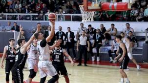 Sakarya potada galibiyet sayısını 5'e çıkardı