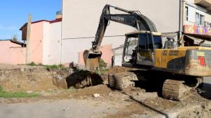 Sakarya’nın merkezindeki tarihi konağa ilk kazma vuruldu