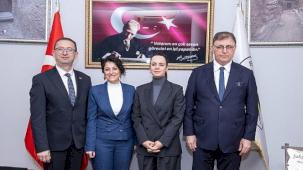 Tugay: İzmir'in tüm ilçelerini dengeli ve adil şekilde hizmetle buluşturacağız