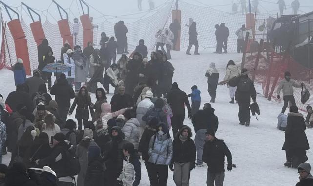 Uludağ'ın zirvesine turist akını