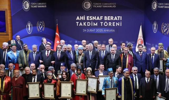 Ahi esnaflara beratlar Bakan Bolat'tan