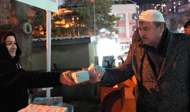 Ankara Keçiören'de kandil simidi ikramı
