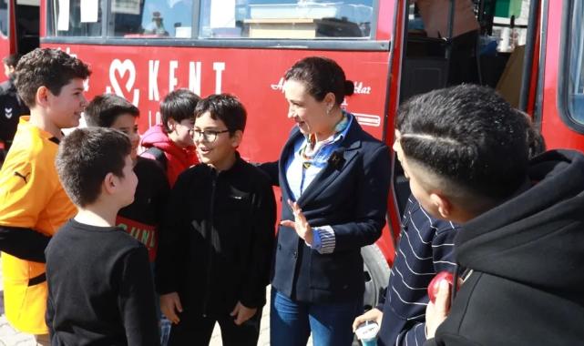Efes Selçuk’ta öğrenciler mutlu! Kent Lokantası Öğrenci Otobüsünde yemek 10 TL!