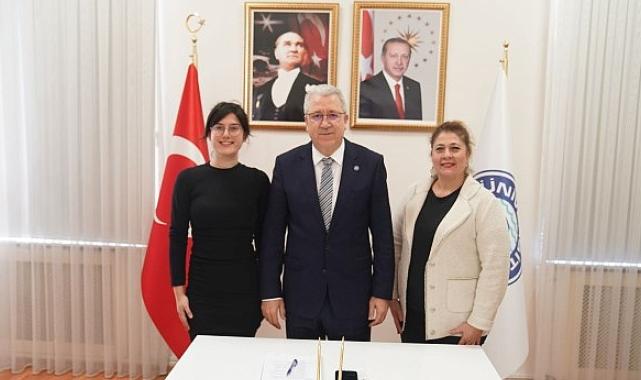 Egeli akademisyenden