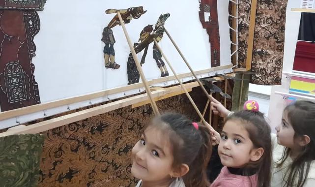 'Hacivat ve Karagöz Müzede' bu yılın turnesine başladı