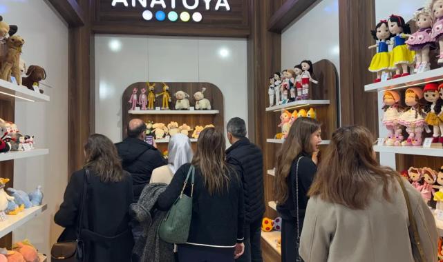 Konya KOMEK'in el emeği oyuncakları İstanbul'da ilgi gördü