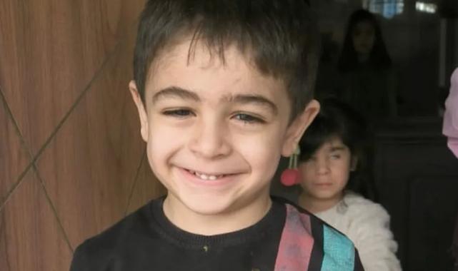Sakarya'da kahraman itfaiyeciler minik Ahmet'i alevlerin arasından çıkardı