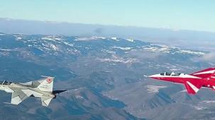 İki Hürjet aynı anda semada