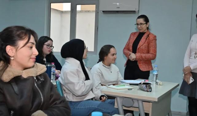 Manisa'da üniversite adaylarına kariyer rehberliği