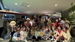 3 bin fazla kişi işe pijamayla gitti