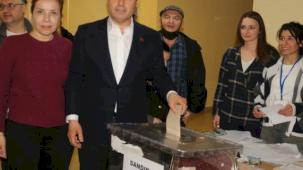 Balıkesir’in 20 ilçesinde vatandaşlar sandıkları doldurdu