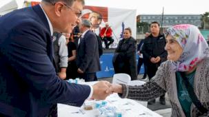 Başkan Tugay: Bu sofralarda geleceğe dair umutlanıyoruz