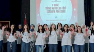 Bursa'da liseli öğrencilerden 8 Mart programı