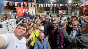 İzmir'de dayanışma sofrası Foça'da kuruldu