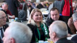 İzmit'te halk iftarında Başkan Hürriyet Akmeşeliler'le buluştu