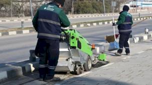 Kampüs yolundaki bisiklet yolu yenileniyor