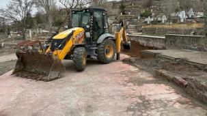 Kayseri Melikgazi'de mezarlıklar bayrama hazır