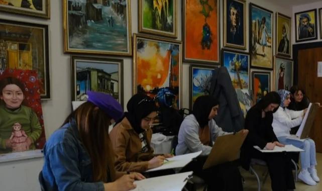 Diyarbakır'da ücretsiz kültür kursları sürüyor