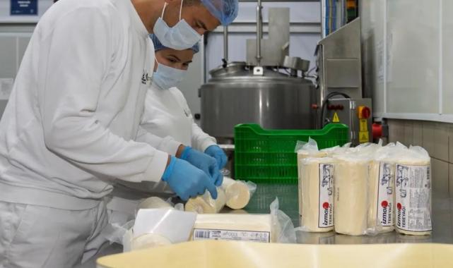 İzmir'de Süt Fabrikası’nda çarklar döndü, üreticinin yüzü güldü