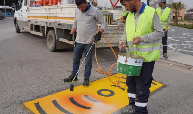 Kocaeli'de yol ve yaya çizgileri yenileniyor