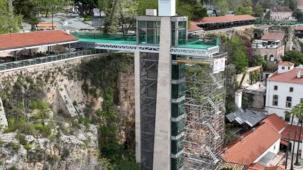 Antalya Yat Limanındaki asansörde bakım onarım!