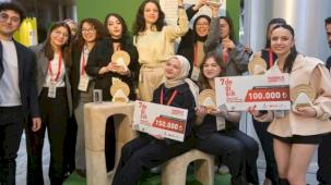 Doğaltaşa hayat veren genç tasarımcılar ödüllerini aldı