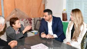 İzmir Çiğli'de Leyla Teyze'ye bayram sürprizi