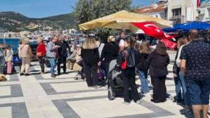 İzmir Foça'da Başbuğ Türkeş'e lokma hayrı