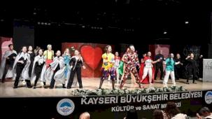 Kayseri Büyükşehir'den müzikal oyunu