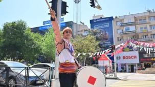 Manisa'da festivale davet sokaklara taştı