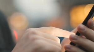 Mobil internet kullanımı artıyor... 4 saat 4 dakika cepte ve netteyiz!