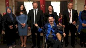 Okuma aşkı engel tanımadı