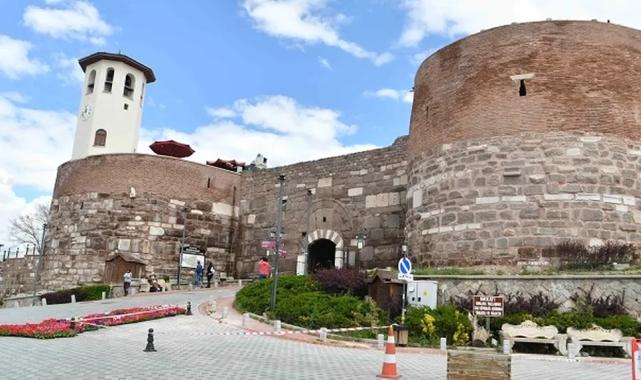 Ankara Kalesi'ne hassas dokunuş