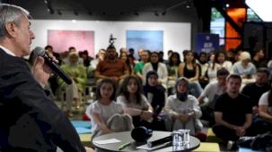 Başkan Alemdar Sakarya'da gençlerle koyu sohbette