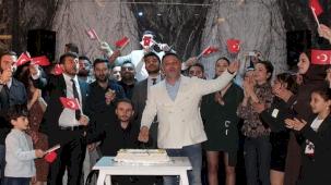 Bursa’da genç inşaat mühendislerinden 19 Mayıs coşkusu