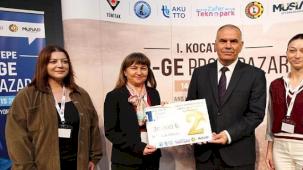 Egeli bilim ekibi 'I. Kocatepe Ar-Ge Proje Pazarı'ndan ödülle döndü