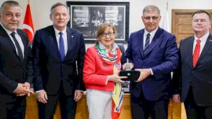 İzmir’de anlamlı bir buluşma gerçekleşti